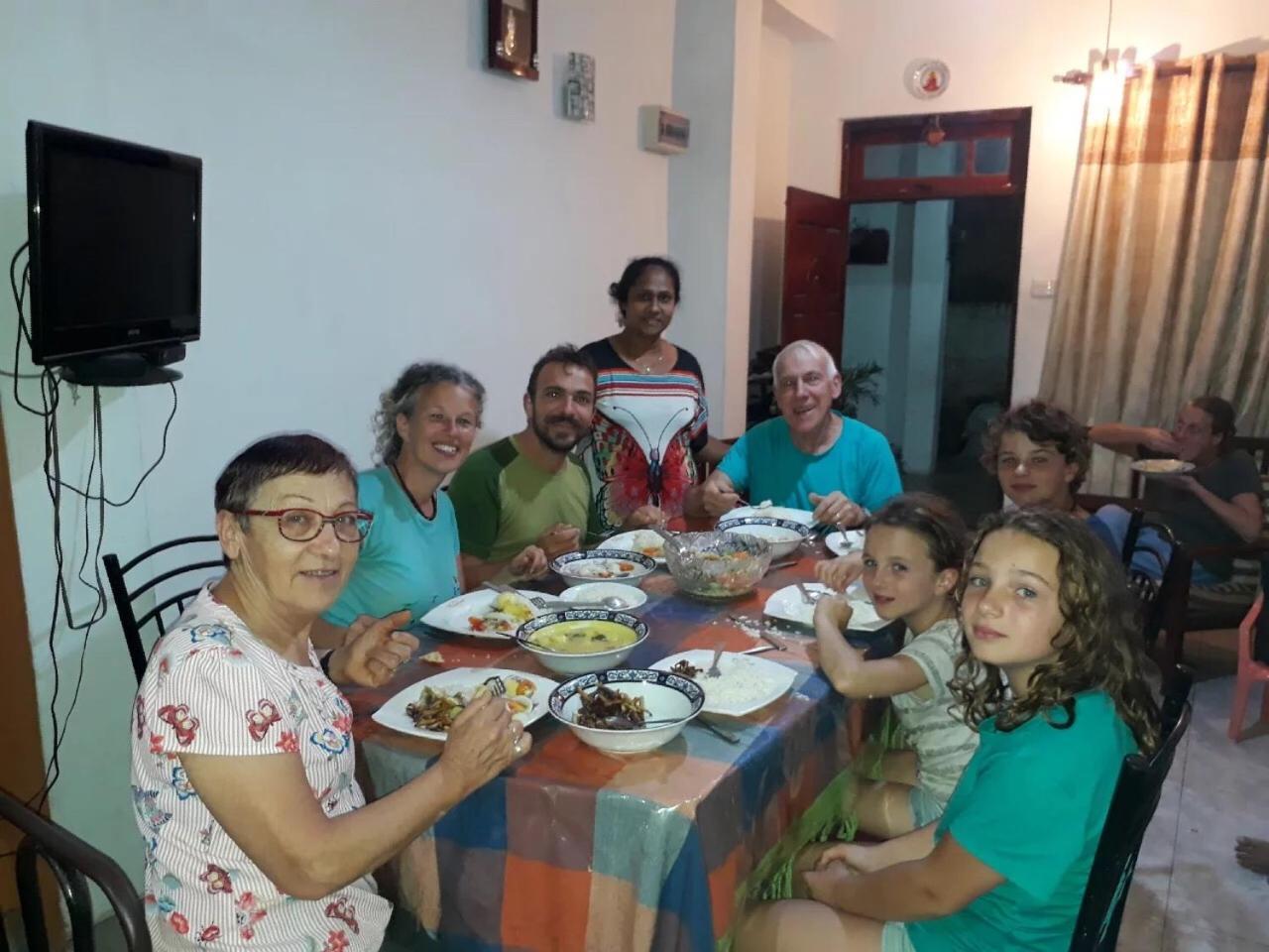 Nisansala Homestay Kandy Deiyannewela Екстер'єр фото